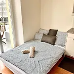 2 Flats With Balcony - Hilda 公寓
